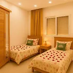 Lovely Residence Amira